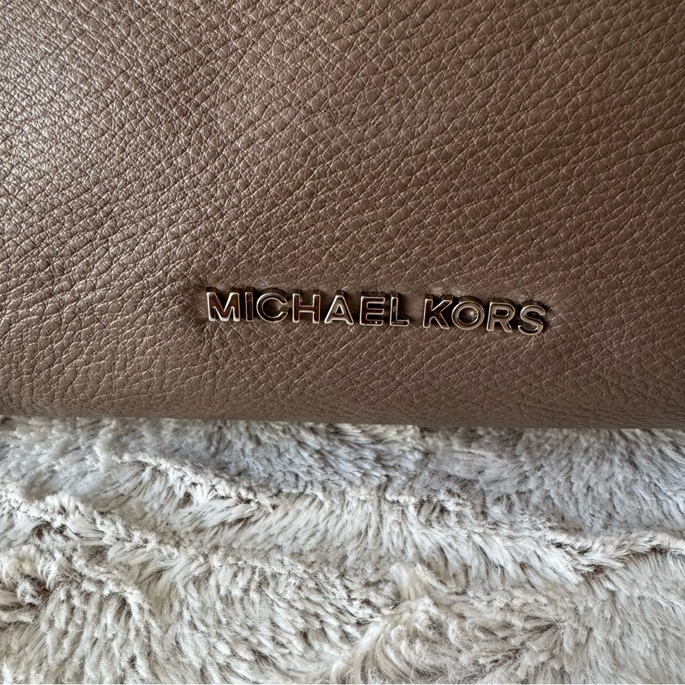 Michael Kors Taupe and Black Pebble Leather Handbag - Picture 5 of 13